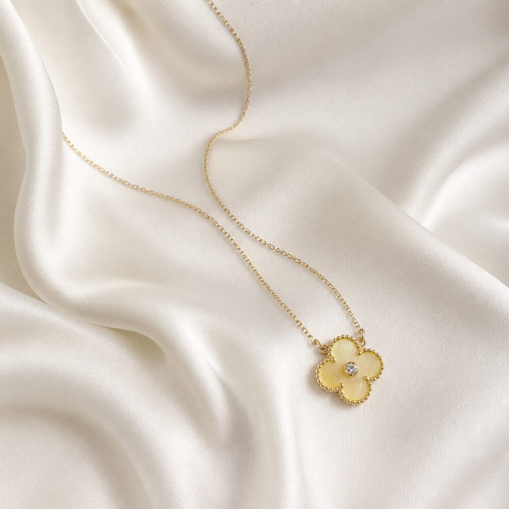 Van Cleef & Arpels Elegant Signature Necklace Style 6 | New with Box - Picture 6 of 9